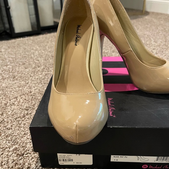 Paten leather heel/round toe. 3” - Picture 5 of 5